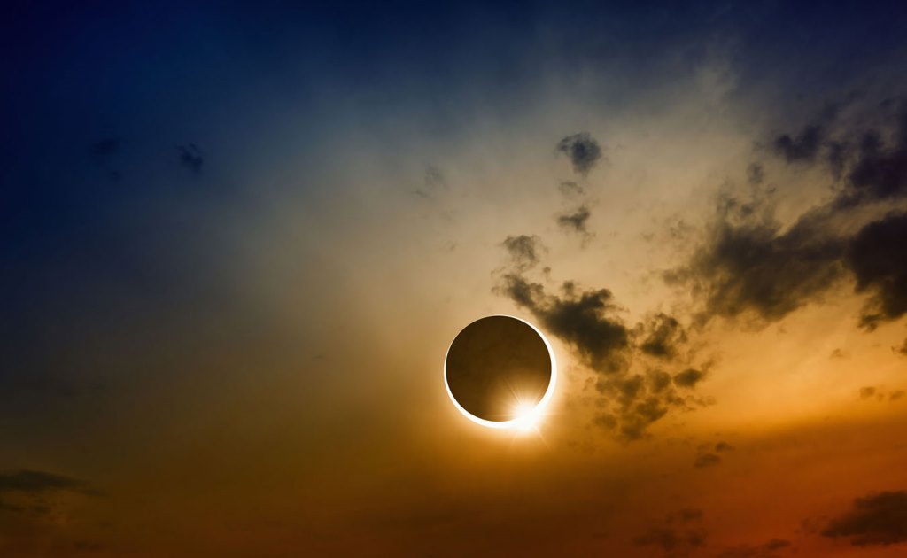 402476_Eclipse1.jpg